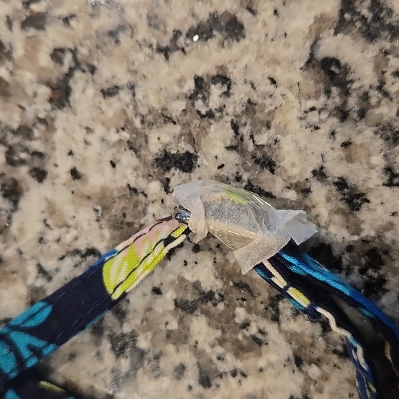 NWT. VERA BRADLEY CARSON CELLPHONE CROSSBODY. MOONLIGHT GARDEN.25110-N13. - Picture 5 of 9